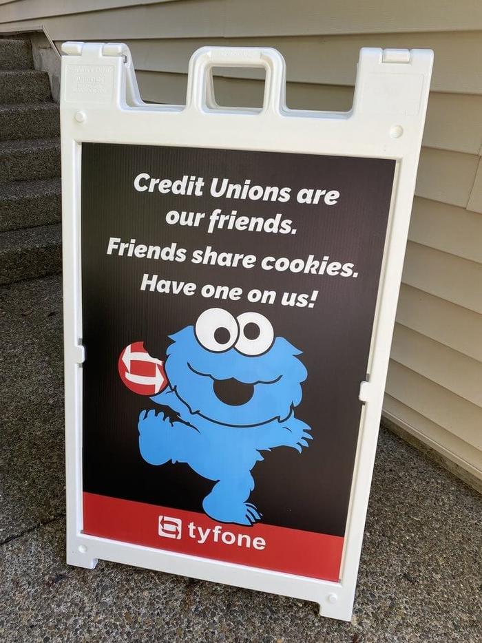 Tyfone Credit Union Signicade Deluxe - banners & a-boards